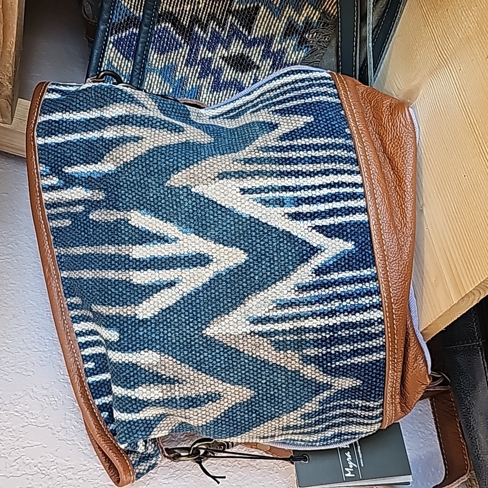 Myra purse